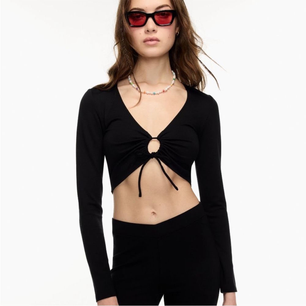 Aritzia Far Out Cropped Longsleeve